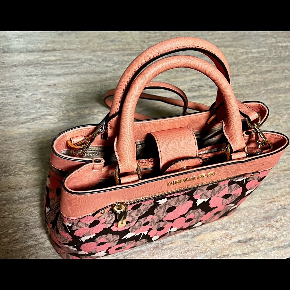 NWOT Michael Kors gorgeous bag - Picture 16 of 16